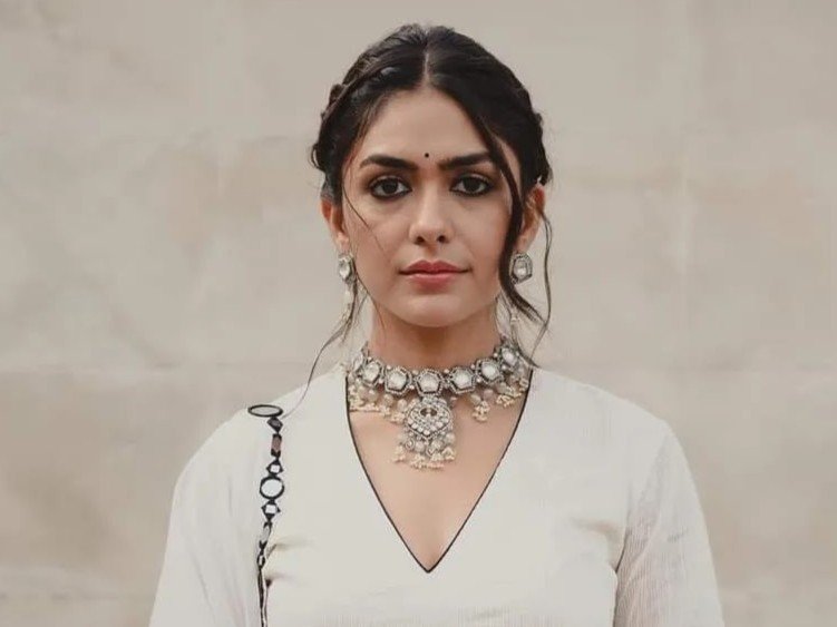 Mrunal Thakur